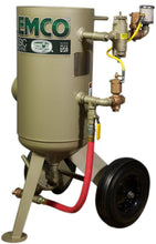 Load image into Gallery viewer, Clemco 23766 3 Cubic Foot 1&quot; w/ TLR-100 &amp; Manual Quantum Valve
